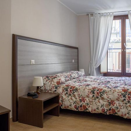 Flora Hotel Todi Eksteriør billede