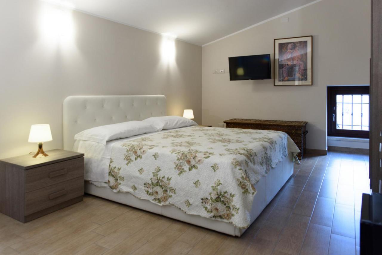Flora Hotel Todi Eksteriør billede