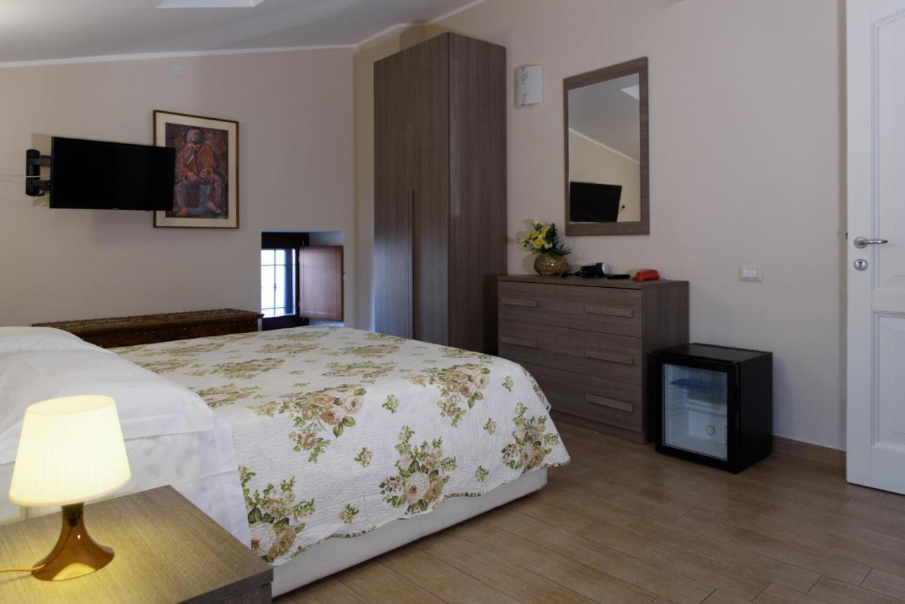 Flora Hotel Todi Eksteriør billede