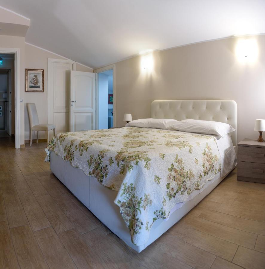 Flora Hotel Todi Eksteriør billede